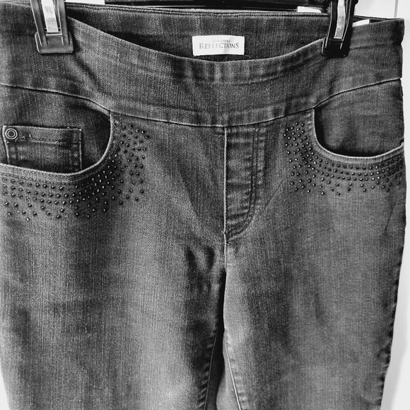 🌟2/$30 Sale!🌟 Northern Reflections Jeans with Bling - Picture 2 of 7